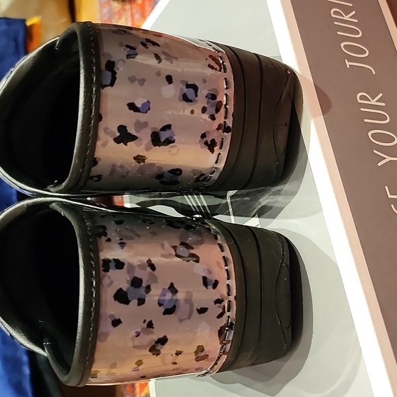 Dansko Grey leopard clogs size 37 - Picture 3 of 8